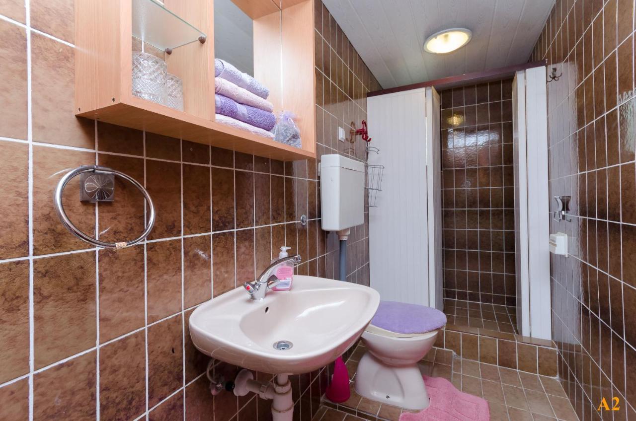 Apartments And Room Drazen Novi Vinodolski Luaran gambar
