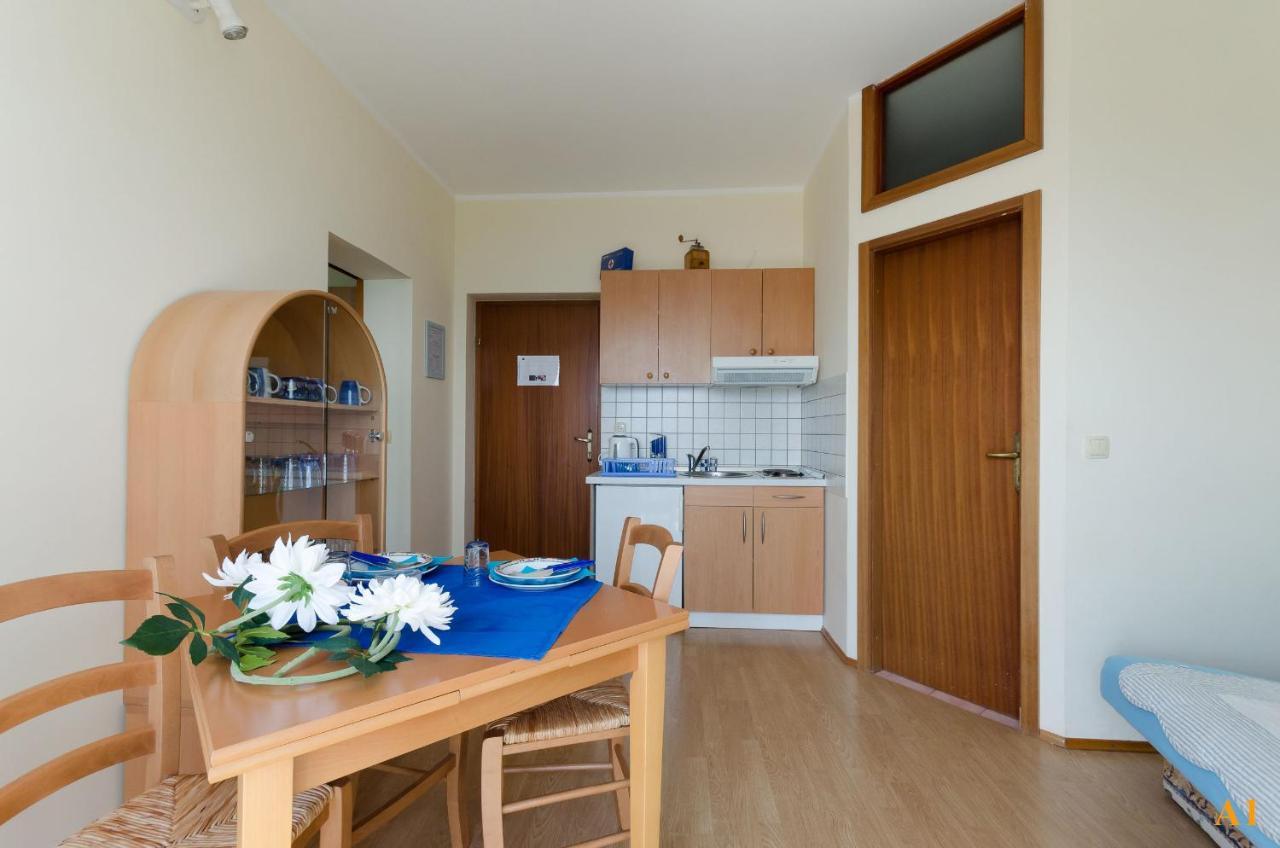 Apartments And Room Drazen Novi Vinodolski Luaran gambar