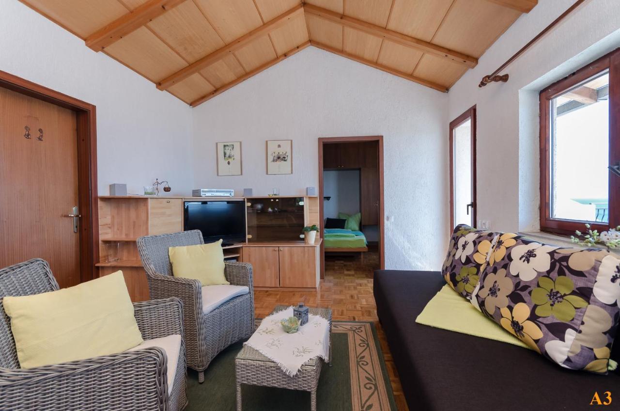 Apartments And Room Drazen Novi Vinodolski Luaran gambar