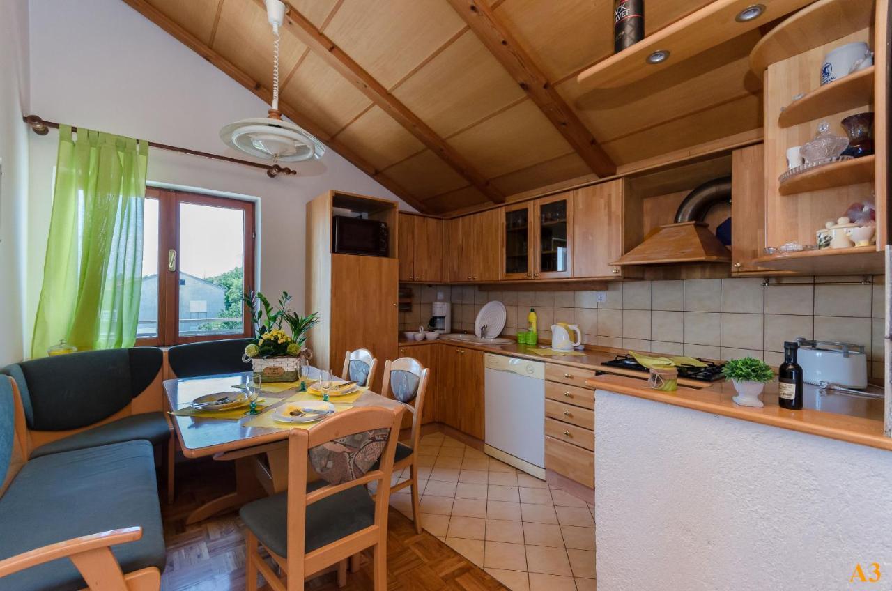 Apartments And Room Drazen Novi Vinodolski Luaran gambar