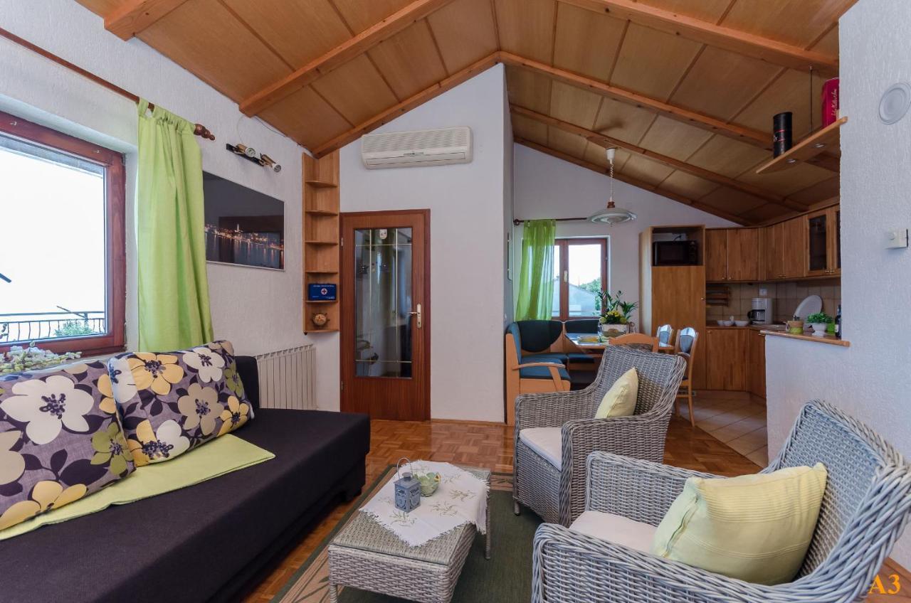 Apartments And Room Drazen Novi Vinodolski Luaran gambar